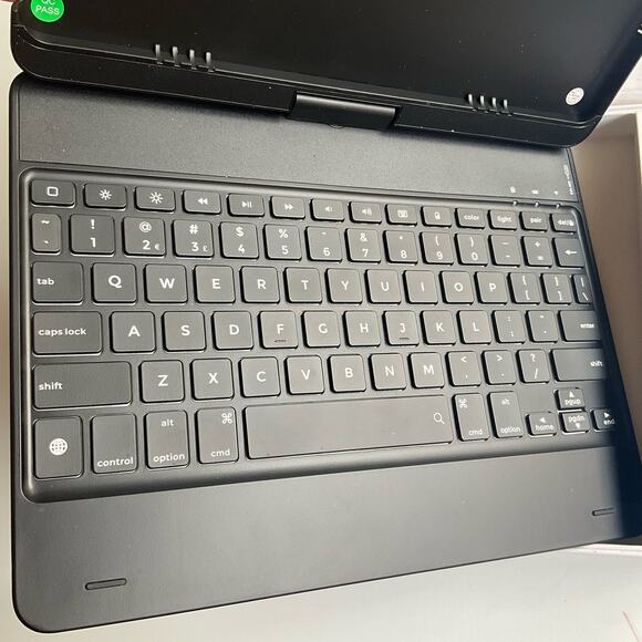 iPad Keyboard Case for iPad 2018 (6th Gen) - iPad 2017 (5th Gen) - iPad Pro 9.7 - Picture 2 of 7